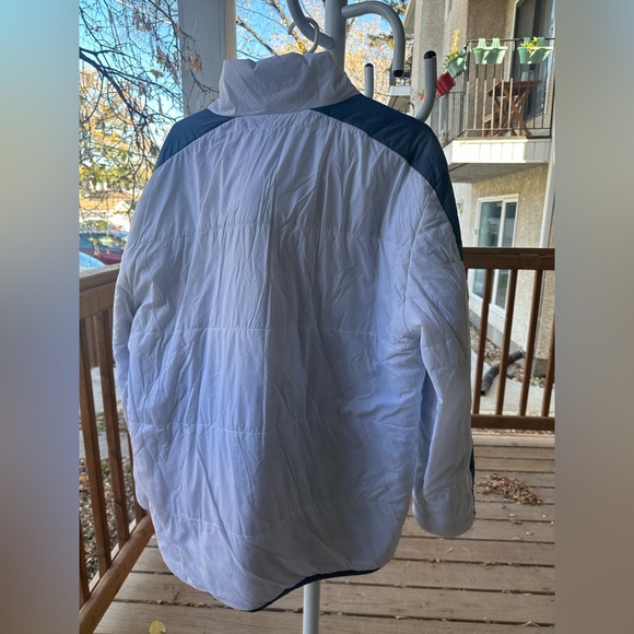 Reversible puffer jacket from Tommy Jeans size large - Picture 3 of 4